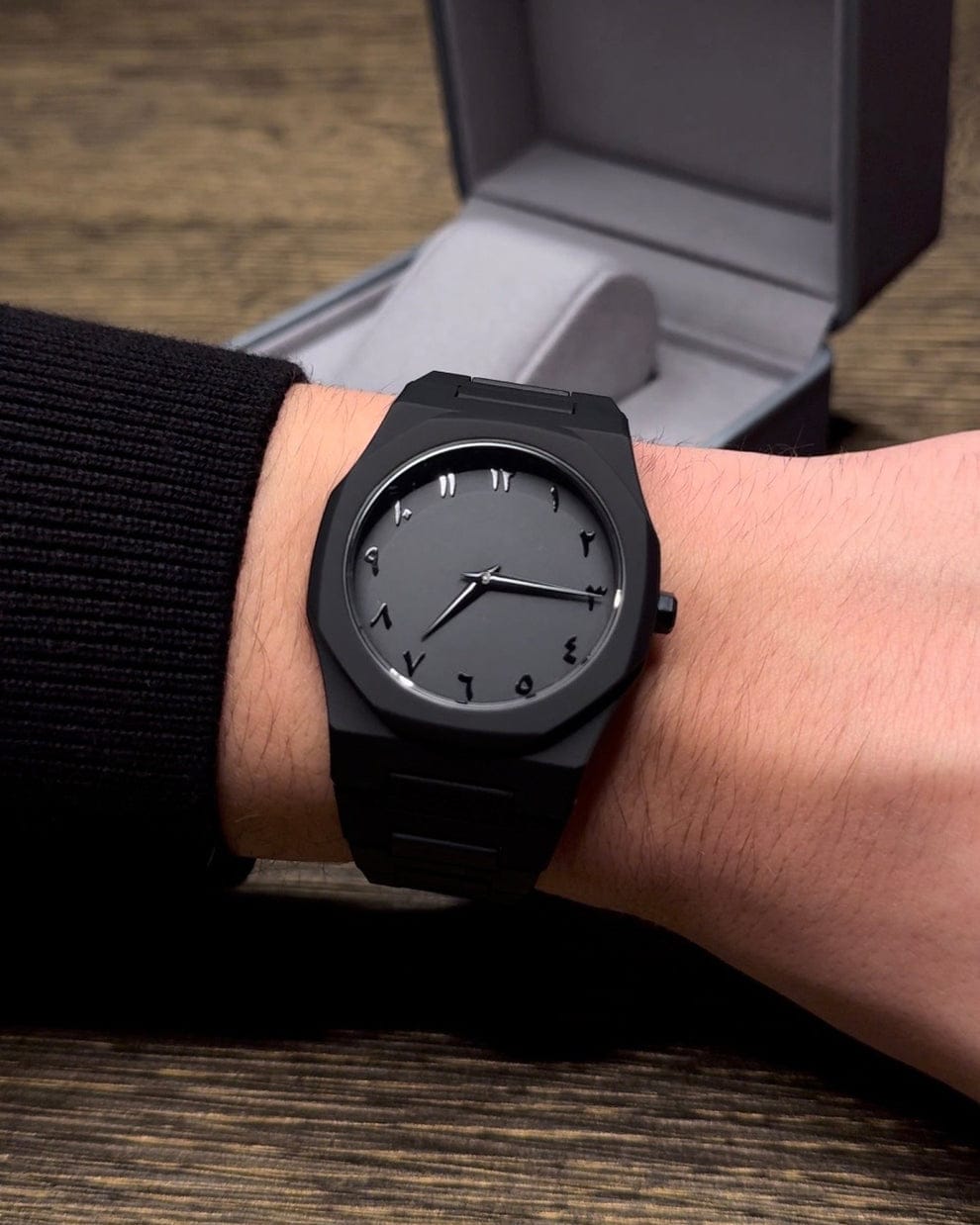 Classic Black Aura Watch with Arabic Dial