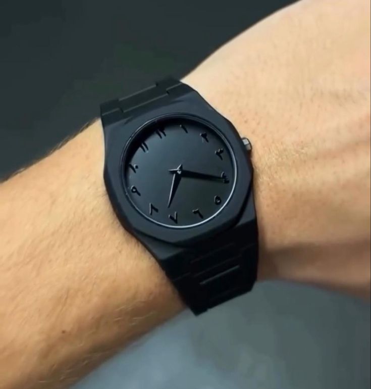 Classic Black Aura Watch with Arabic Dial